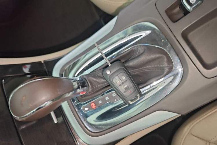 Used Buick Regal 2015 2.0L Elite Fashion Edition Interior 1