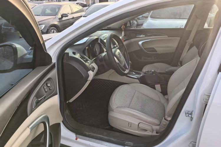 Used Buick Regal 2015 2.0L Leading Fashion Edition Interior 2