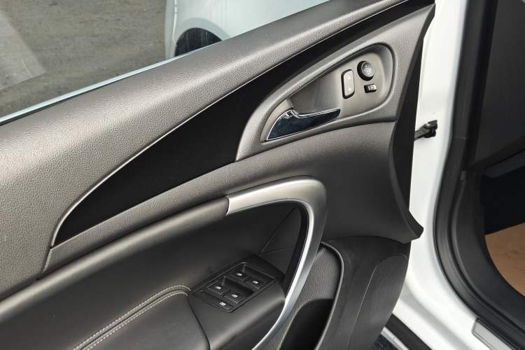 Used Buick Regal 2015 1.6T Elite Tech Model Interior 2