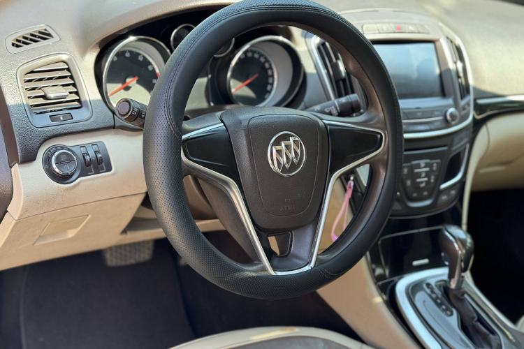 Used Buick Regal 2015 2.0L Leading Fashion Edition Interior 2