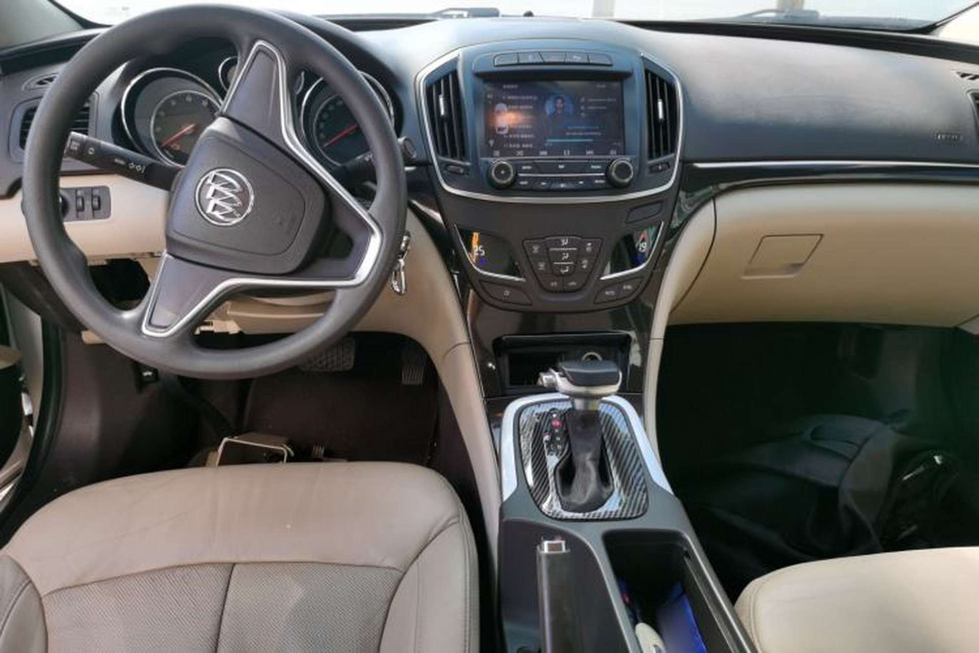 Used Buick Regal 2015 2.0L Leading Fashion Edition Interior 2