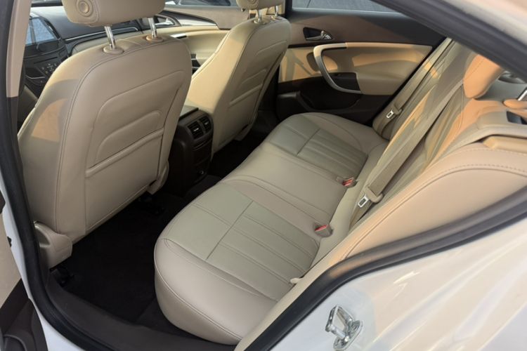 Used Buick Regal 2015 2.0L Leading Fashion Edition Interior 2