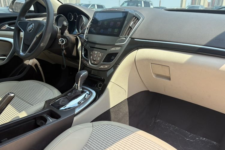 Used Buick Regal 2015 2.0L Leading Fashion Edition Interior 2