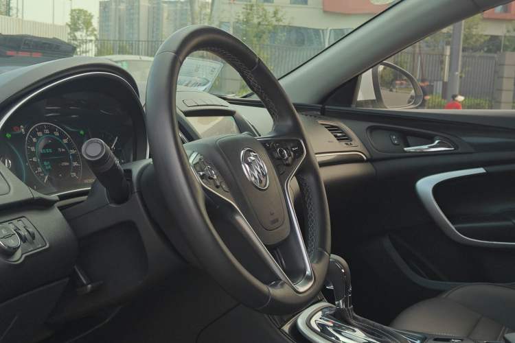 Used Buick Regal 2015 1.6T Elite Tech Model Interior 3