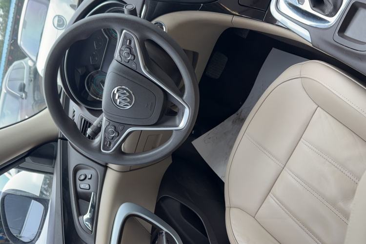 Used Buick Regal 2015 2.0L Elite Fashion Edition Interior 3