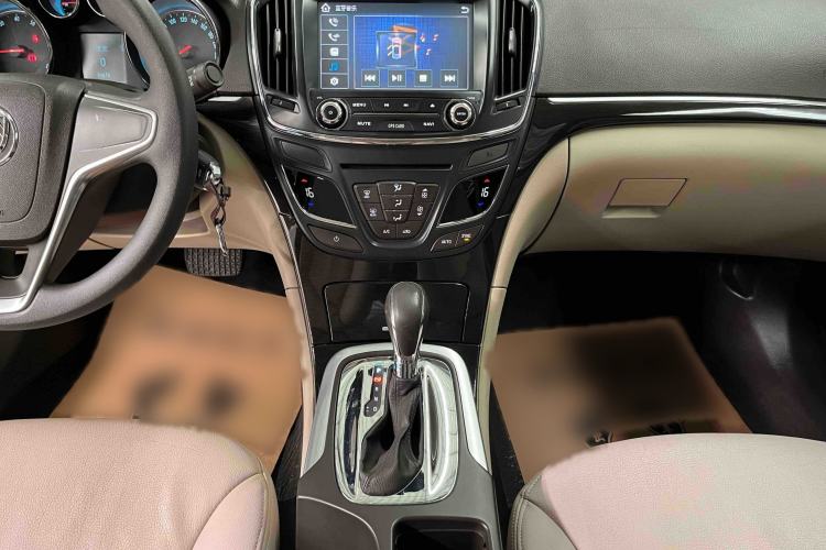 Used Buick Regal 2015 2.0L Leading Fashion Edition Interior 3