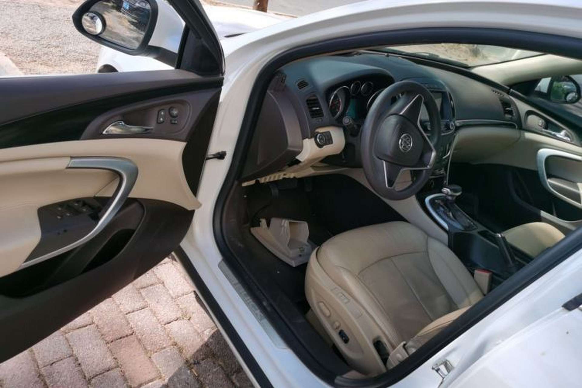 Used Buick Regal 2015 2.0L Leading Fashion Edition Interior 3
