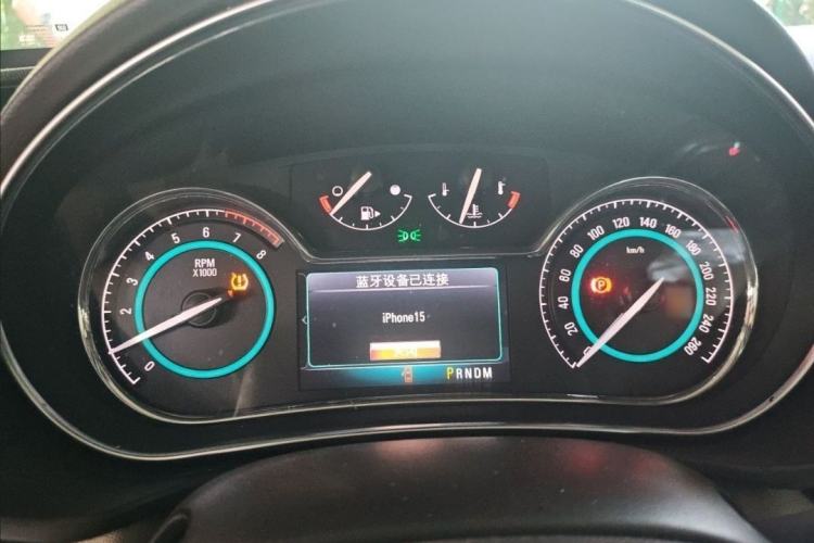 Used Buick Regal 2015 2.0L Elite Fashion Edition Interior 3