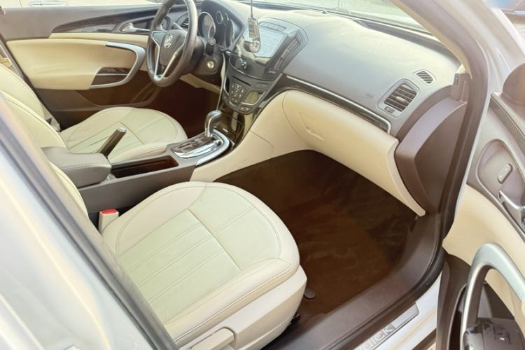Used Buick Regal 2015 2.0L Leading Fashion Edition Interior 3
