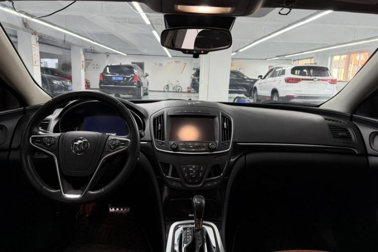 Used Buick Regal 2015 1.6T Elite Tech Model Interior 3