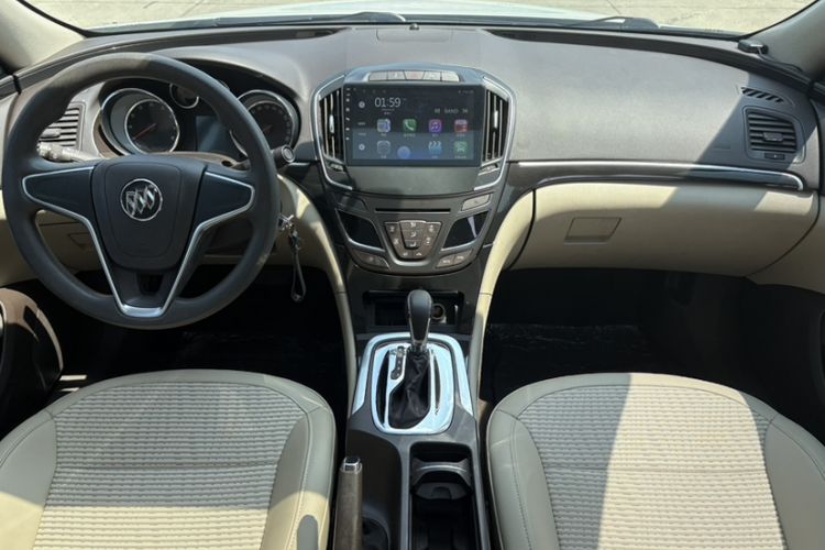 Used Buick Regal 2015 2.0L Leading Fashion Edition Interior 3
