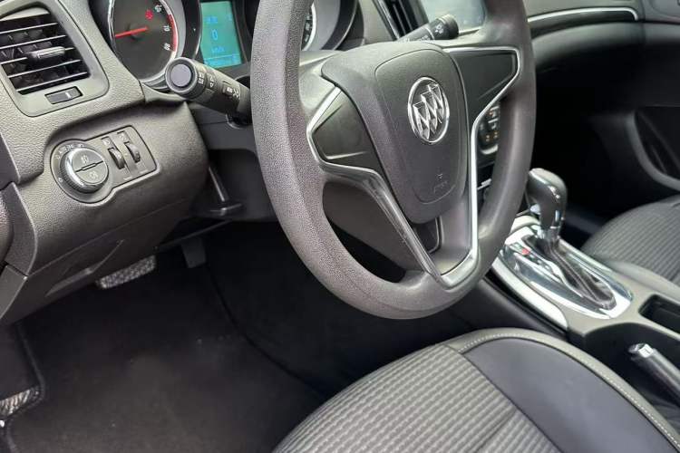 Used Buick Regal 2015 1.6T Leading Technology Model Interior 4
