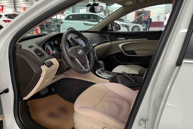 Used Buick Regal 2015 2.0L Leading Fashion Edition Interior 4
