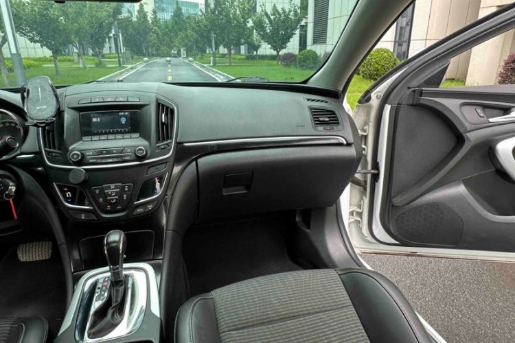 Used Buick Regal 2015 1.6T Leading Technology Model Interior 4