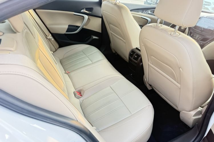 Used Buick Regal 2015 2.0L Leading Fashion Edition Interior 4