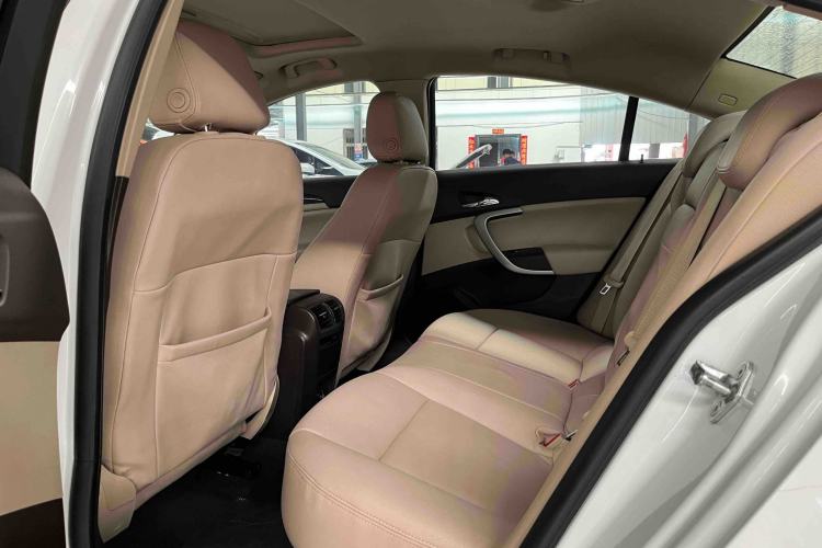 Used Buick Regal 2015 2.0L Leading Fashion Edition Interior 5