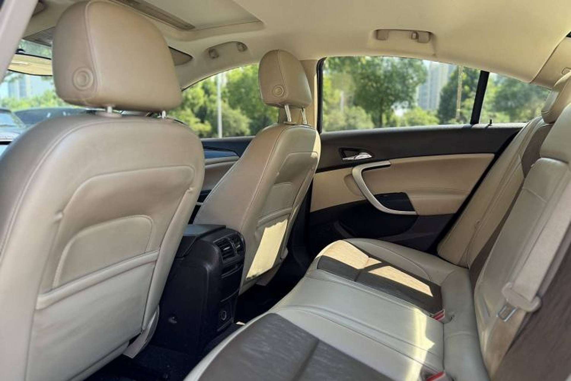 Used Buick Regal 2015 2.0L Leading Fashion Edition Interior 5
