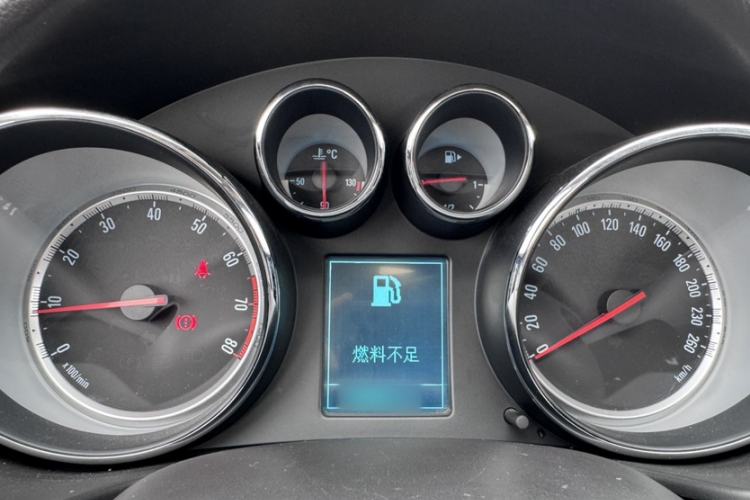 Used Buick Regal 2015 1.6T Leading Technology Model Interior 8