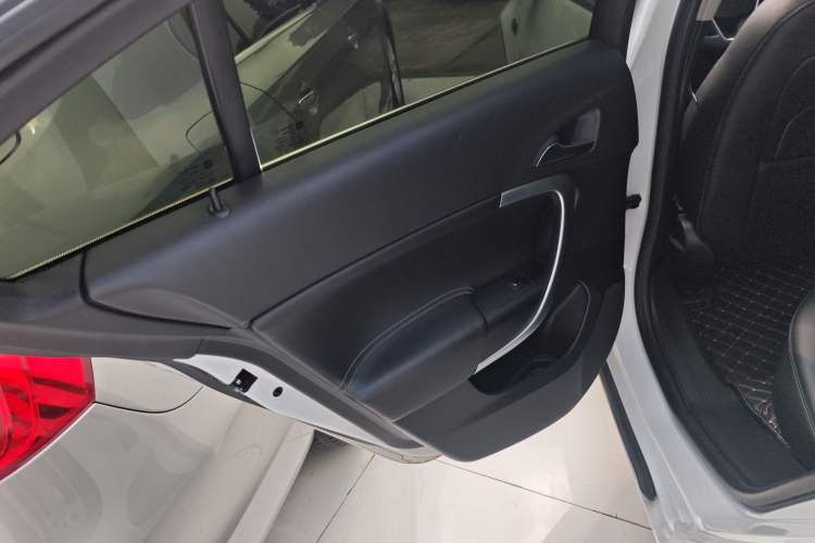 Used Buick Regal 2015 1.6T Leading Technology Model Interior 8