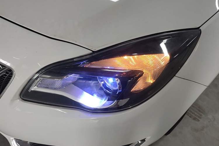 Used Buick Regal 2015 1.6T Leading Technology Model Left Front Headlight