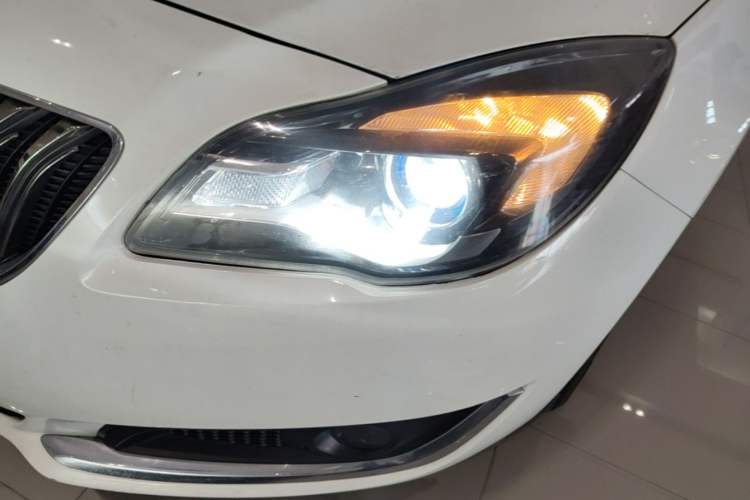 Used Buick Regal 2015 2.0L Elite Fashion Edition Left Front Headlight