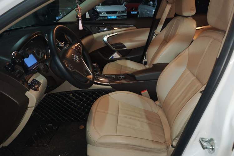 Used Buick Regal 2015 2.0L Elite Fashion Edition Left Front Seat