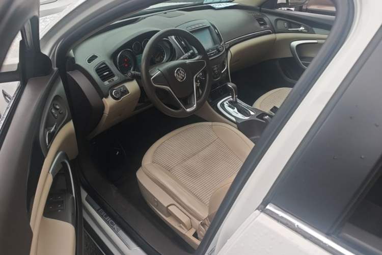 Used Buick Regal 2015 2.0L Leading Fashion Edition Left Front Seat