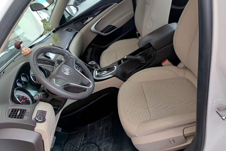 Used Buick Regal 2015 2.0L Leading Fashion Edition Left Front Seat