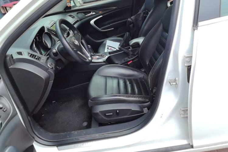 Used Buick Regal 2015 1.6T Fashion Tech Model Left Front Seat