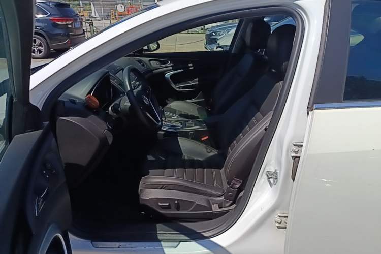 Used Buick Regal 2015 1.6T Elite Tech Model Left Front Seat