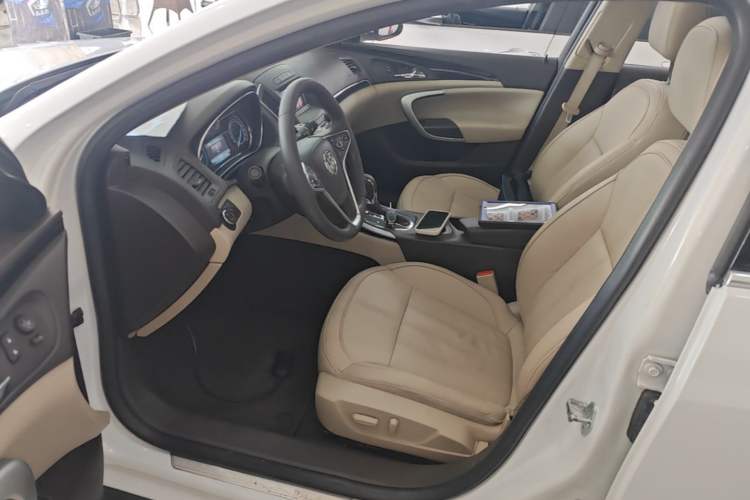 Used Buick Regal 2015 2.0L Elite Fashion Edition Left Front Seat