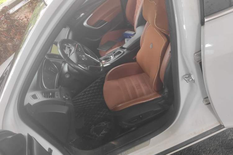 Used Buick Regal 2015 1.6T Elite Tech Model Left Front Seat