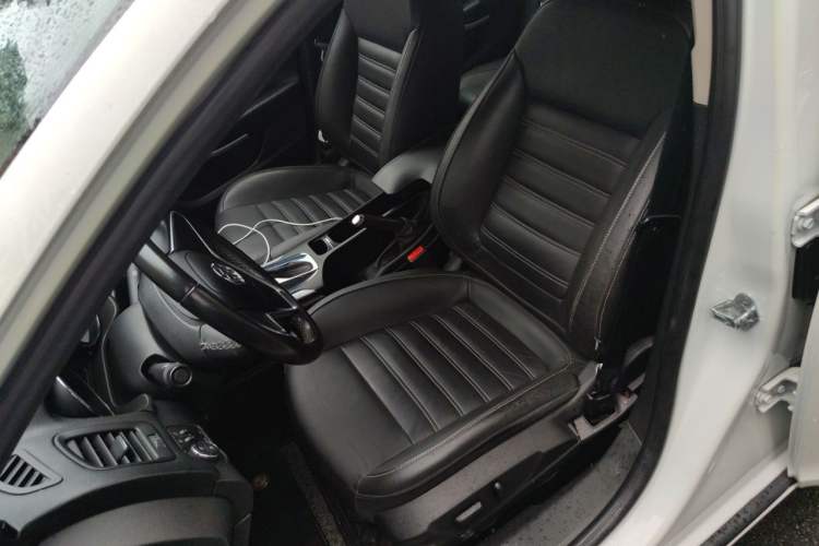 Used Buick Regal 2015 1.6T Fashion Tech Model Left Front Seat