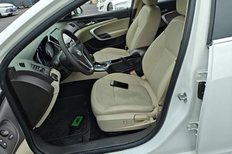 Used Buick Regal 2015 2.0L Leading Fashion Edition Left Front Seat