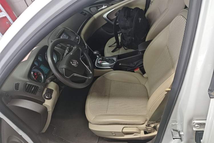 Used Buick Regal 2015 2.0L Leading Fashion Edition Left Front Seat