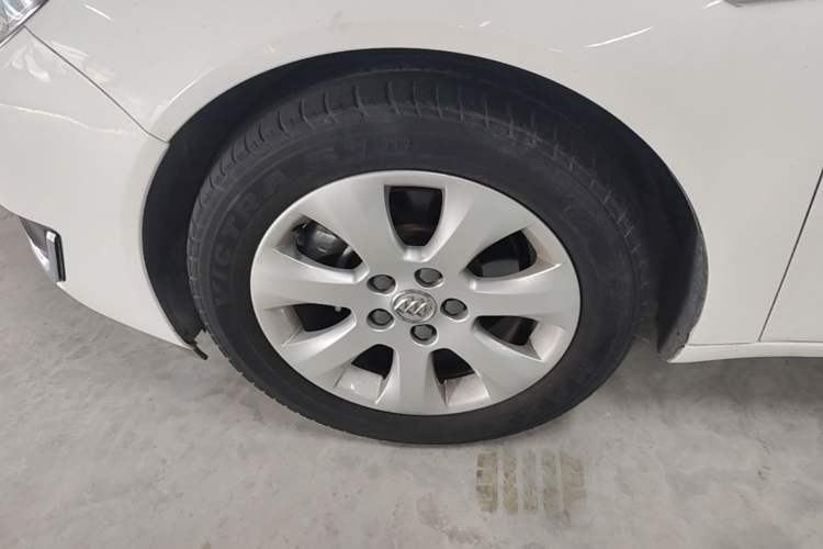 Used Buick Regal 2015 1.6T Leading Technology Model Left Front Wheel Hub