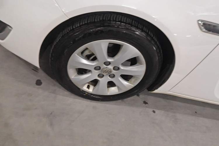 Used Buick Regal 2015 1.6T Elite Tech Model Left Front Wheel Hub
