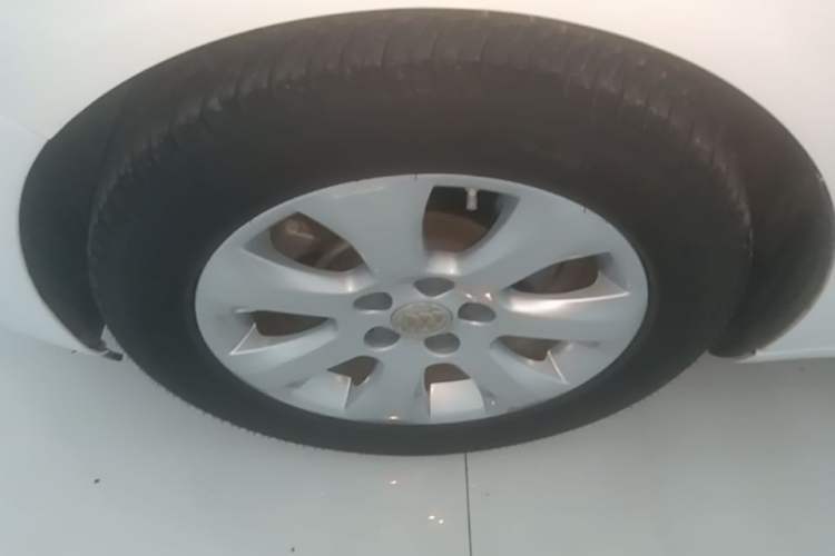 Used Buick Regal 2015 1.6T Leading Technology Model Left Front Wheel Hub