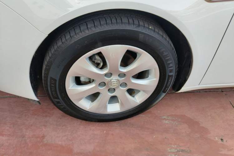 Used Buick Regal 2015 2.0L Leading Fashion Edition Left Front Wheel Hub