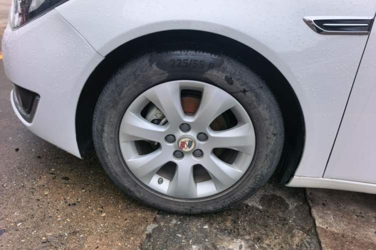 Used Buick Regal 2015 2.0L Leading Fashion Edition Left Front Wheel Hub