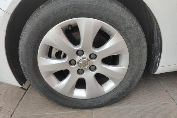 Used Buick Regal 2015 1.6T Leading Technology Model Left Front Wheel Hub