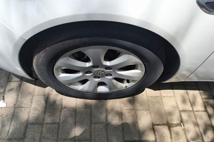 Used Buick Regal 2015 1.6T Elite Tech Model Left Front Wheel Hub