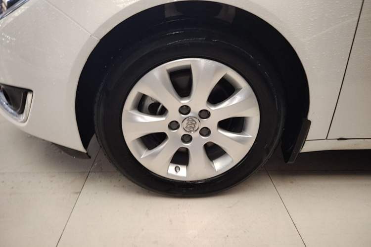 Used Buick Regal 2015 1.6T Leading Technology Model Left Front Wheel Hub