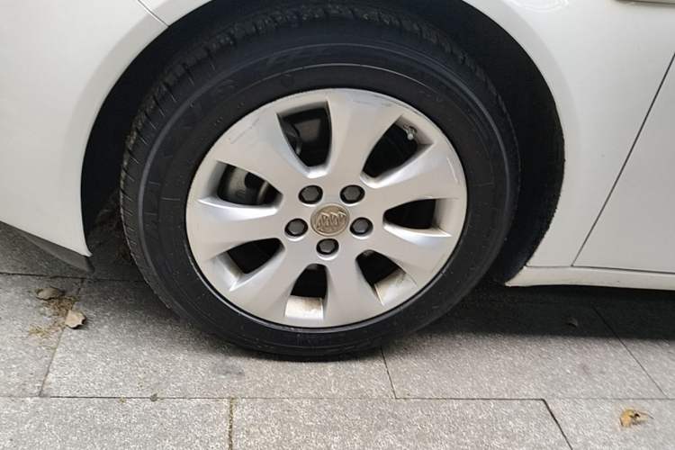 Used Buick Regal 2015 1.6T Elite Tech Model Left Front Wheel Hub