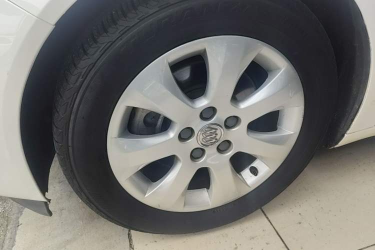 Used Buick Regal 2015 1.6T Leading Technology Model Left Front Wheel Hub