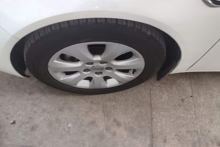 Used Buick Regal 2015 2.0L Leading Fashion Edition Left Front Wheel Hub