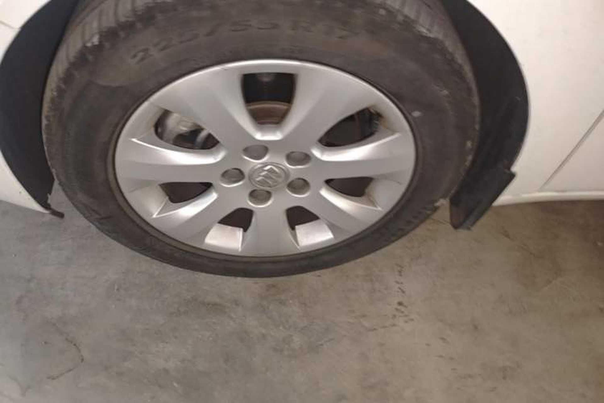 Used Buick Regal 2015 1.6T Leading Technology Model Left Front Wheel Hub