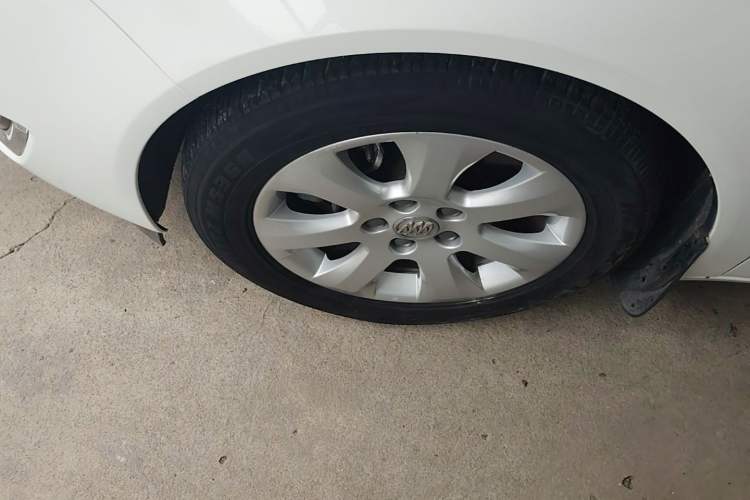 Used Buick Regal 2015 1.6T Leading Technology Model Left Front Wheel Hub