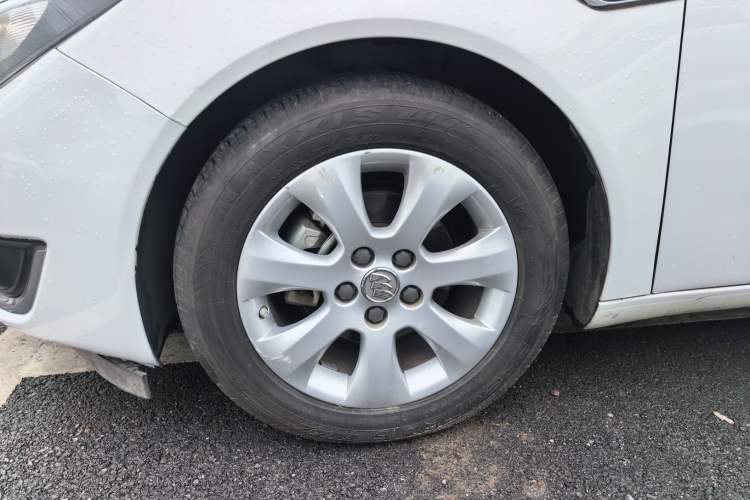 Used Buick Regal 2015 2.0L Leading Fashion Edition Left Front Wheel Hub