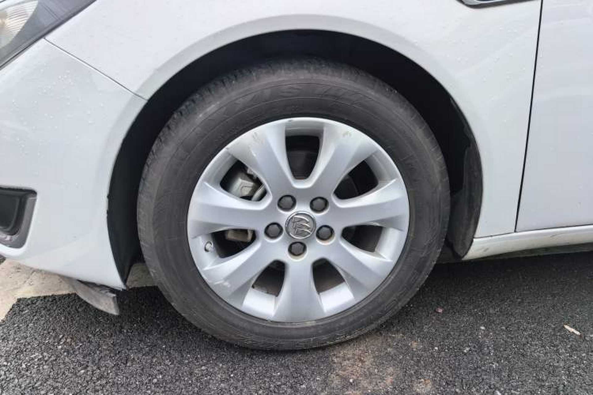 Used Buick Regal 2015 2.0L Leading Fashion Edition Left Front Wheel Hub